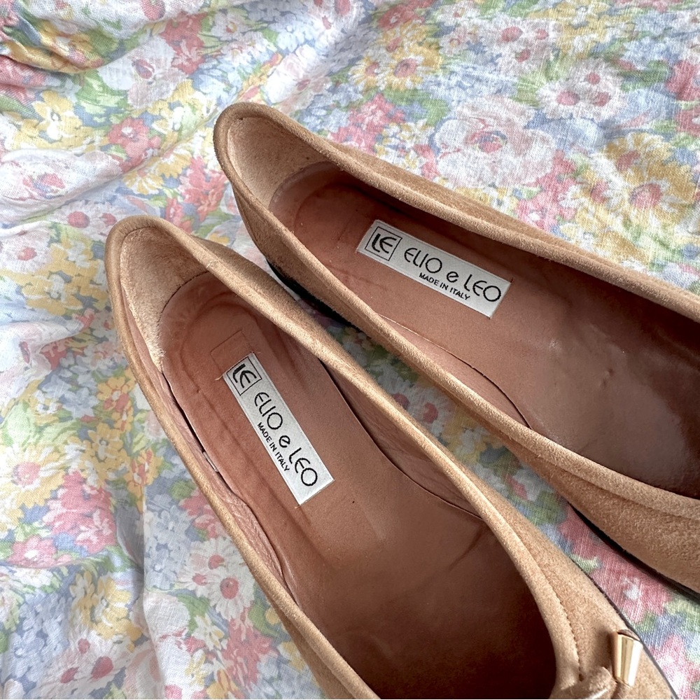 Italy made Tan Suede & Leather Bow Ballet Flats, size 7 - Picture 3 of 10